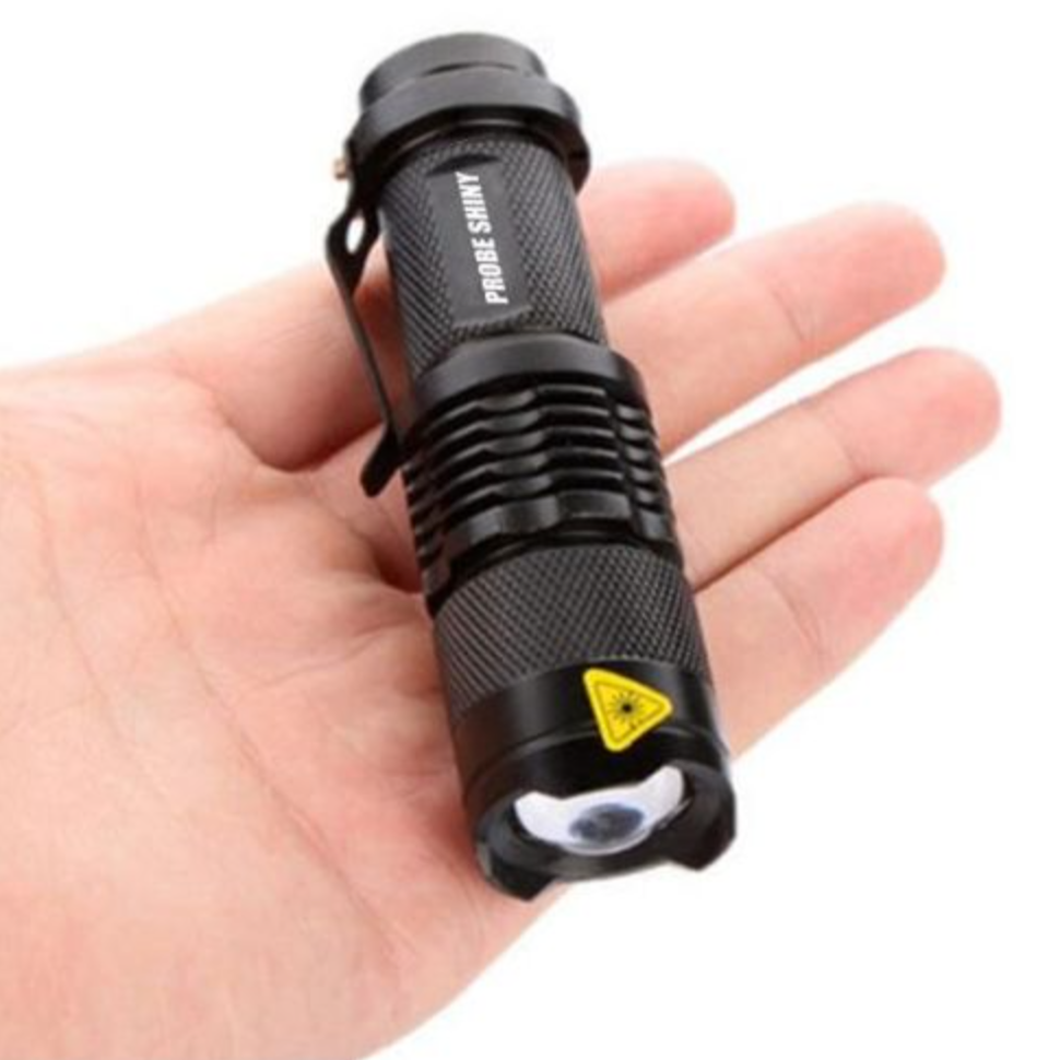 Mini lampe de poche rechargeable USB torche COB DEL zoomable pour aventures  en p