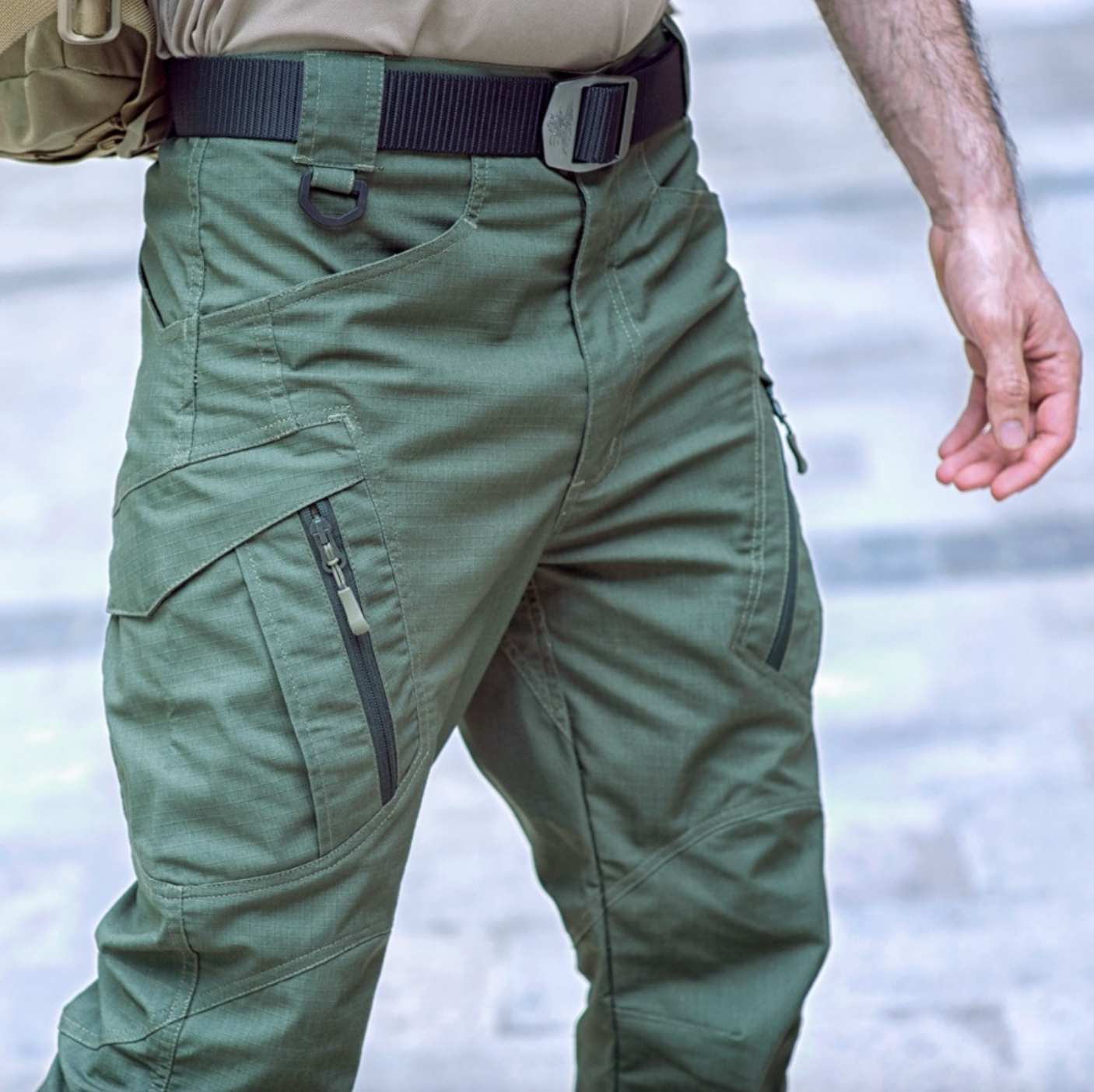 Vêtements d'extérieur Pantalon tactique pour Homme, pantalon cargo  anti-pluie Ripstop, pantalon de travail léger EDC - Chine Pantalons de  chasse et pantalons d'extérieur prix